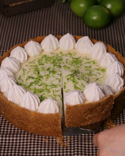 Torta de Limão Siciliano com Merengue